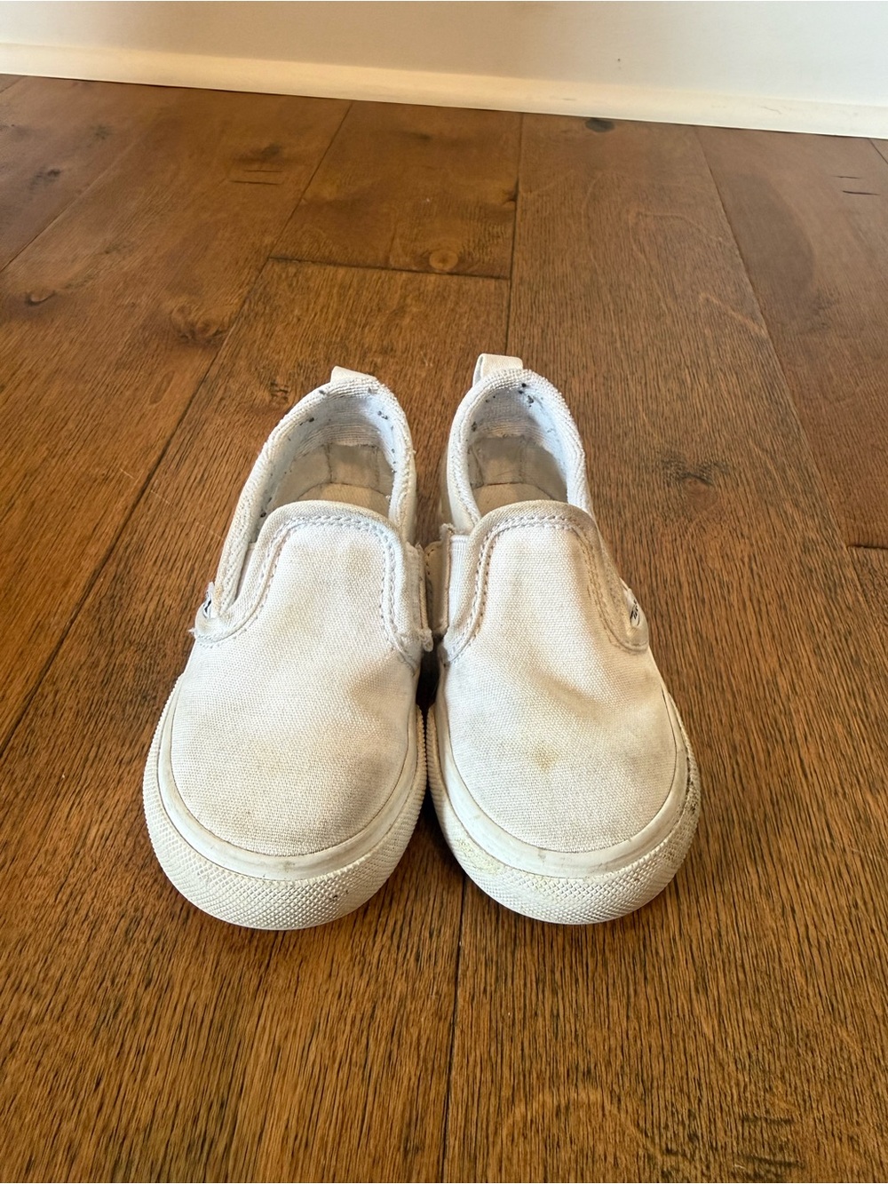 Vans Classic Slip On V shoes in White